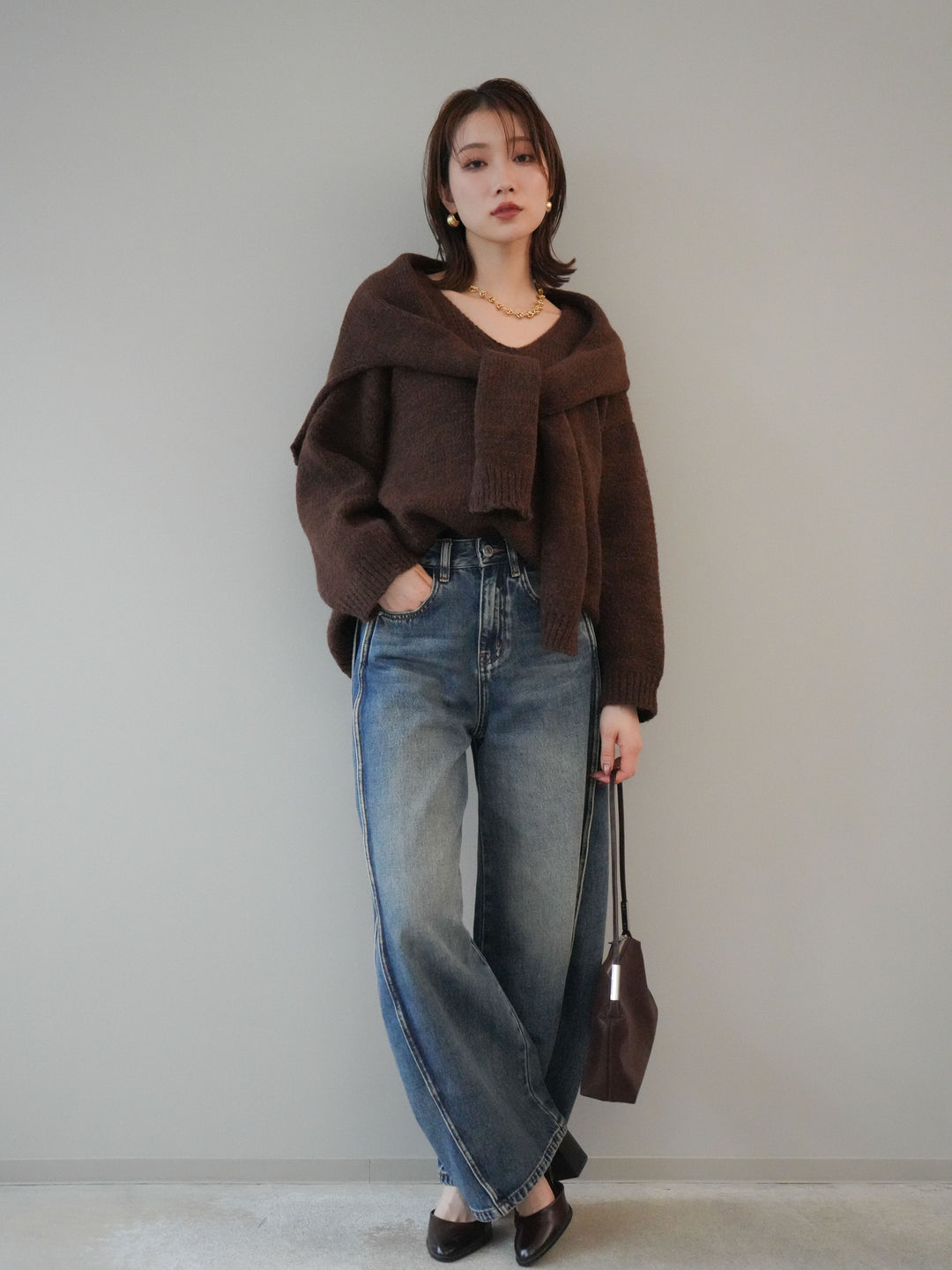 [予約]ストール付きVネックニットプルオーバー/brown