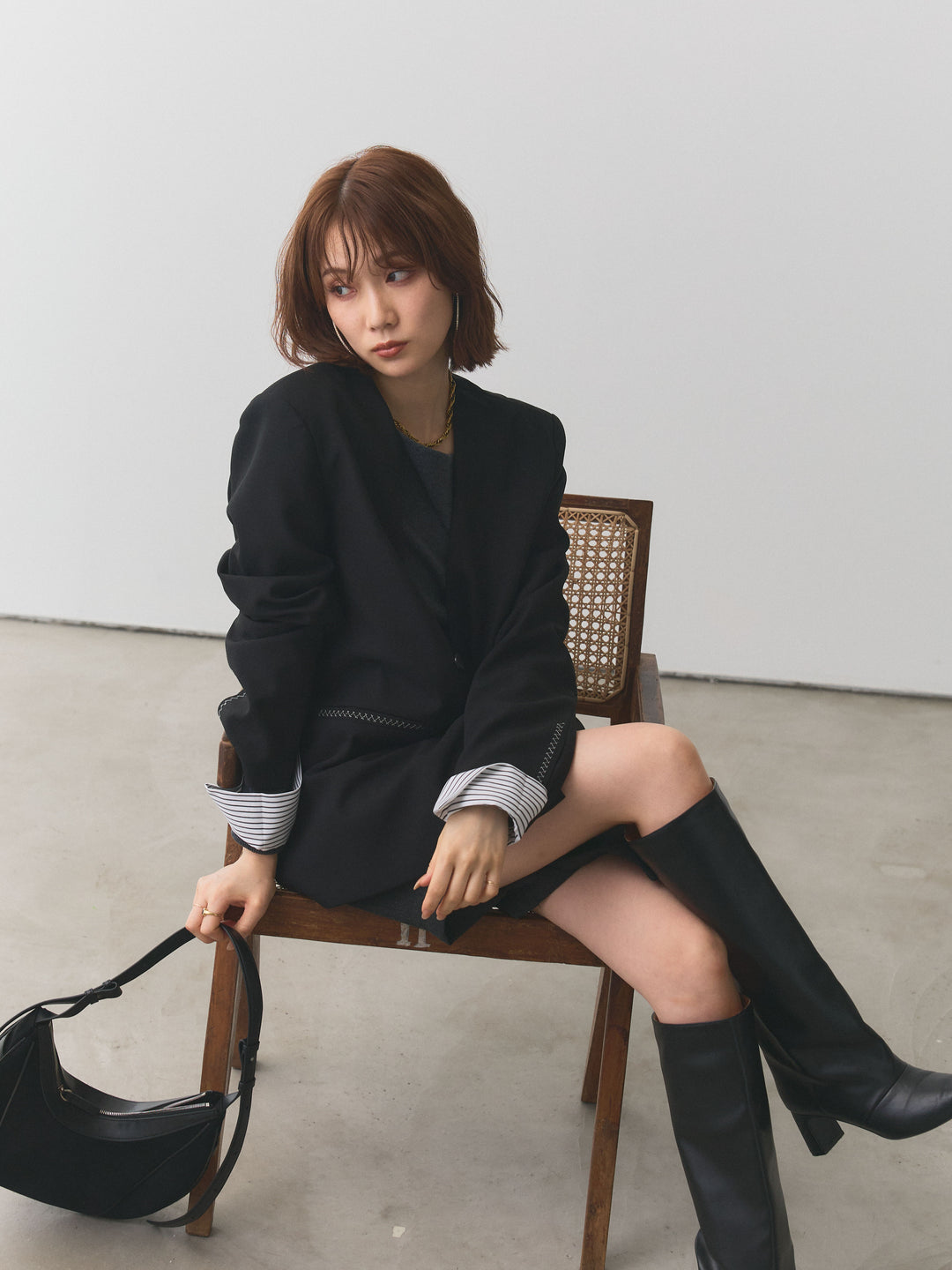 【Allure】[SET]シャツカフスフロントスリットニットプルオーバー+ウールライクハーフパンツ+ノーカラーステッチデザインジャケット(3set)