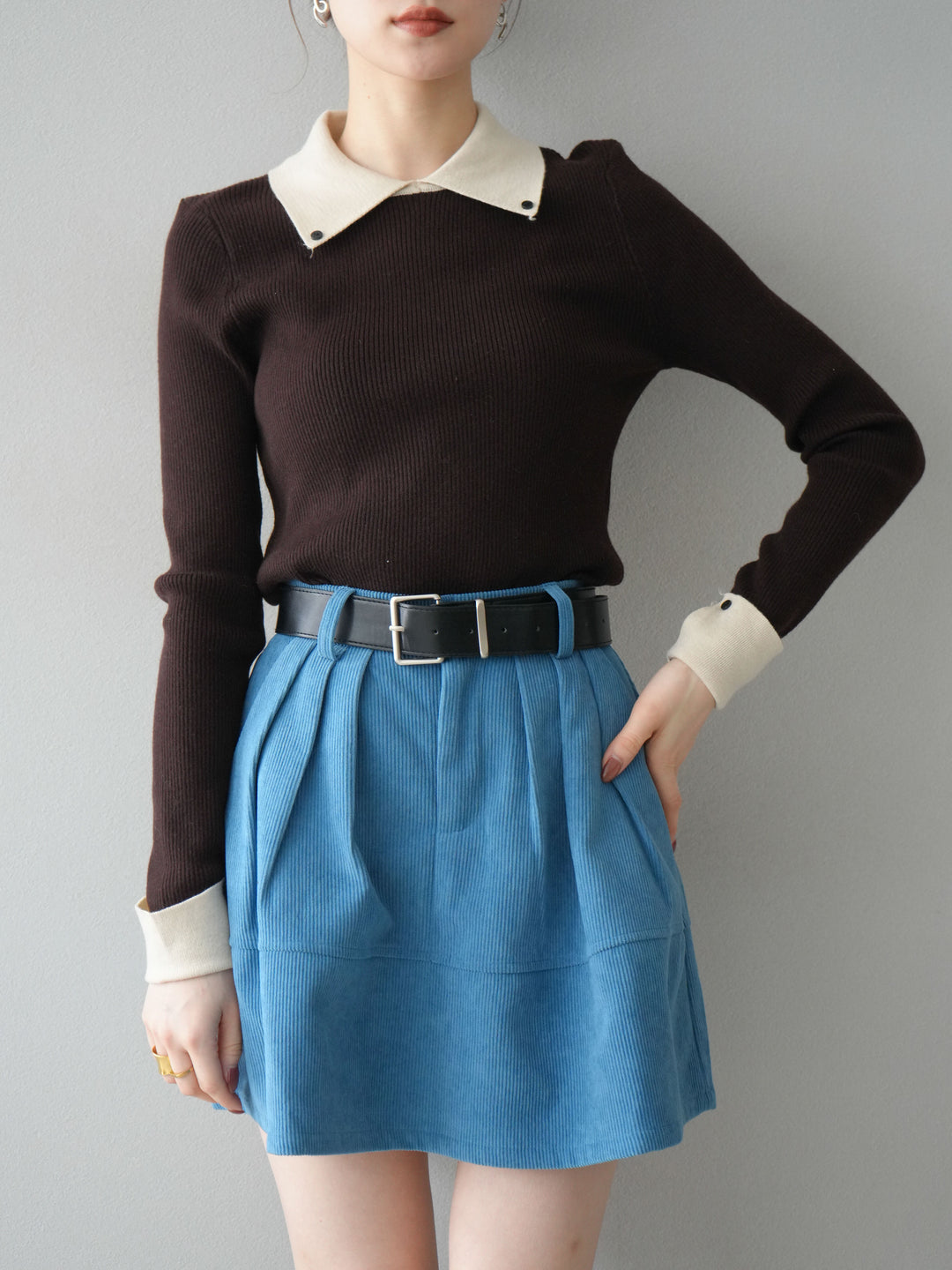 [予約]ニットカフス襟付き配色リブニットトップス/brown