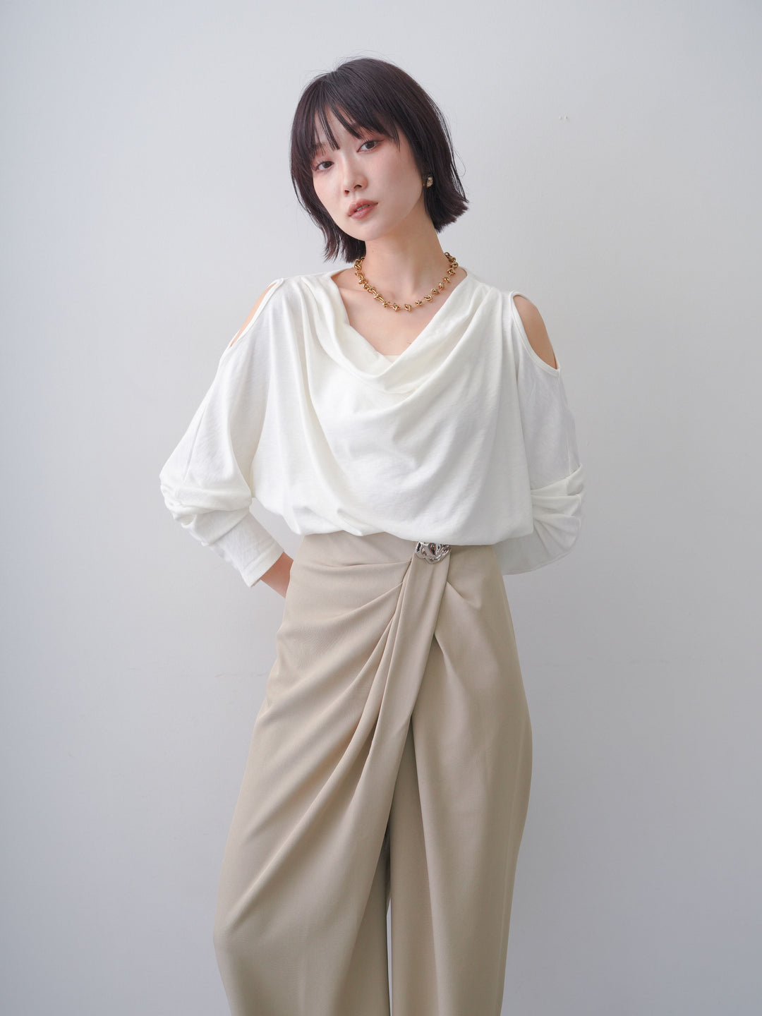 [SET]ショルダーオープンドレープネックカットソー+シルバーモチーフドレープパンツ(2set)