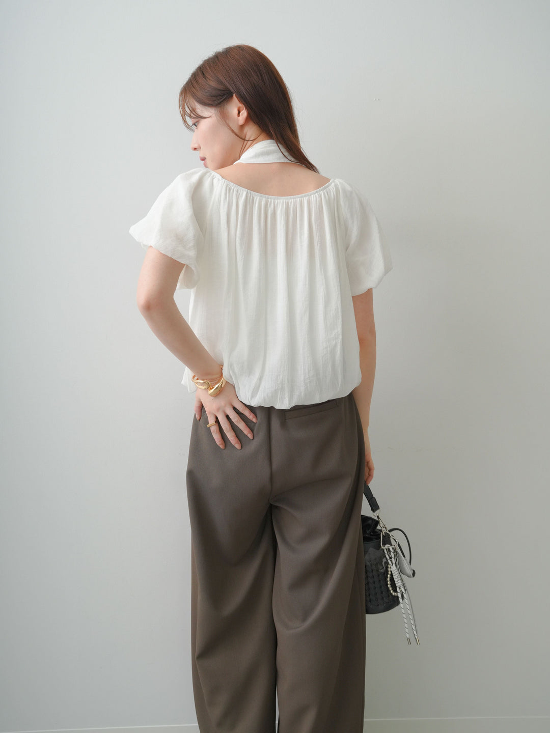 [SET]メタルパーツスカーフデザインバルーントップス+クレープデシンタックワイドパンツ(2set)