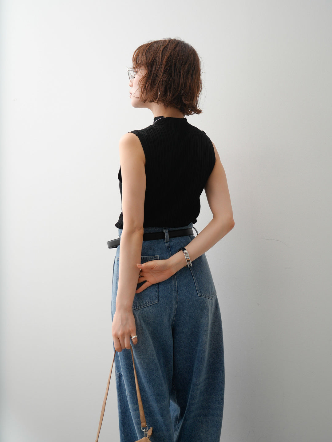 [予約]ビジューノースリニットトップス/black