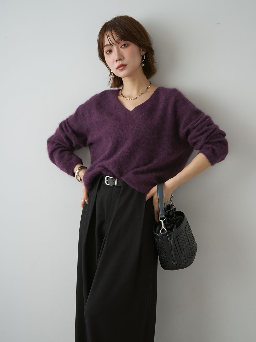 [予約]カシミア混フェザータッチVネックニットトップス/purple