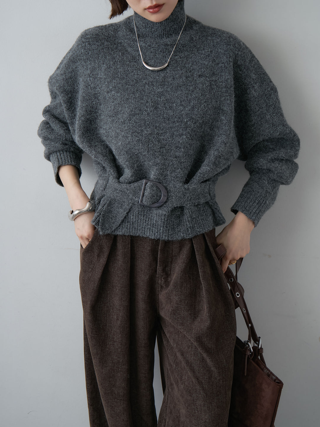 [予約]ウエストベルトハイネックニットトップス/darkgray
