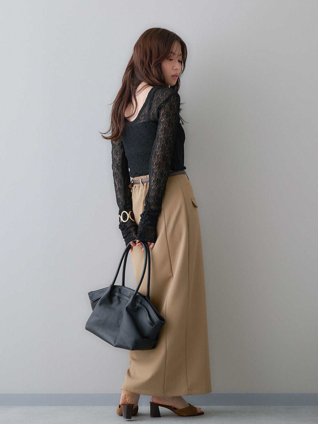 [SET]メッシュレースバックオープントップス+クレープデシンフラップ付きストレートスカート(2set)