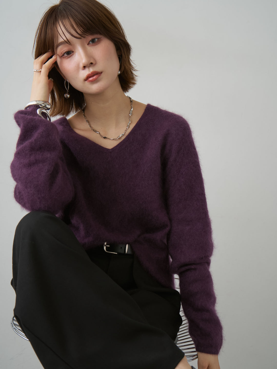 [予約]カシミア混フェザータッチVネックニットトップス/purple