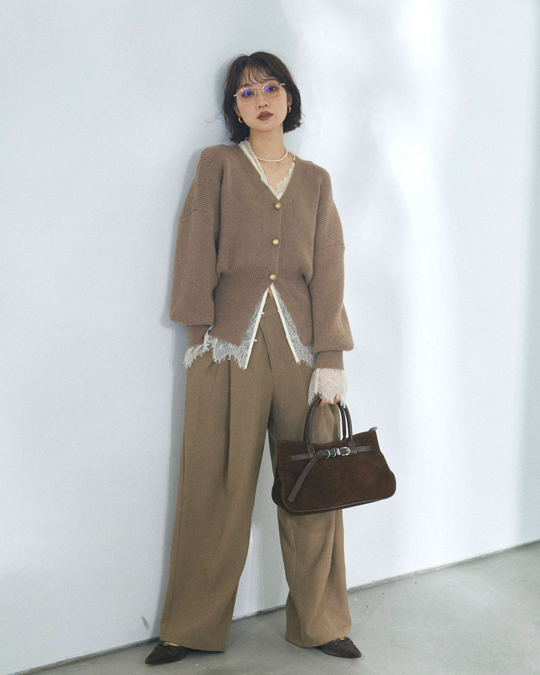 【Allure】[SET]ゴールドボタンニットカーディガン×レースブラウスSET