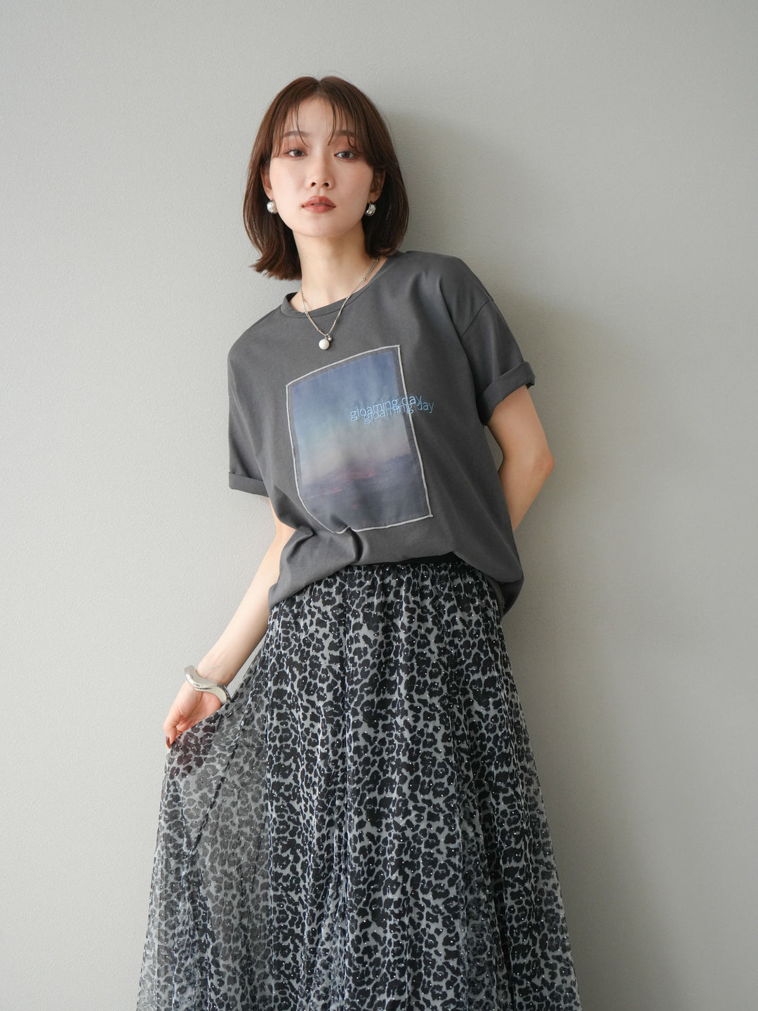 [予約]チュールレイヤードプリントTシャツ/チャコール