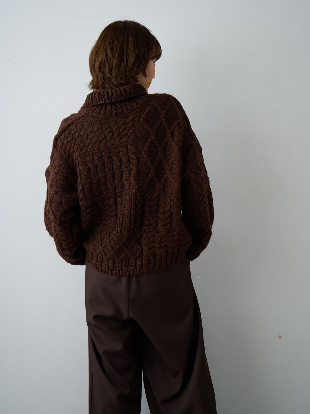 [予約]ネックボタンミックスケーブルニットトップス/brown