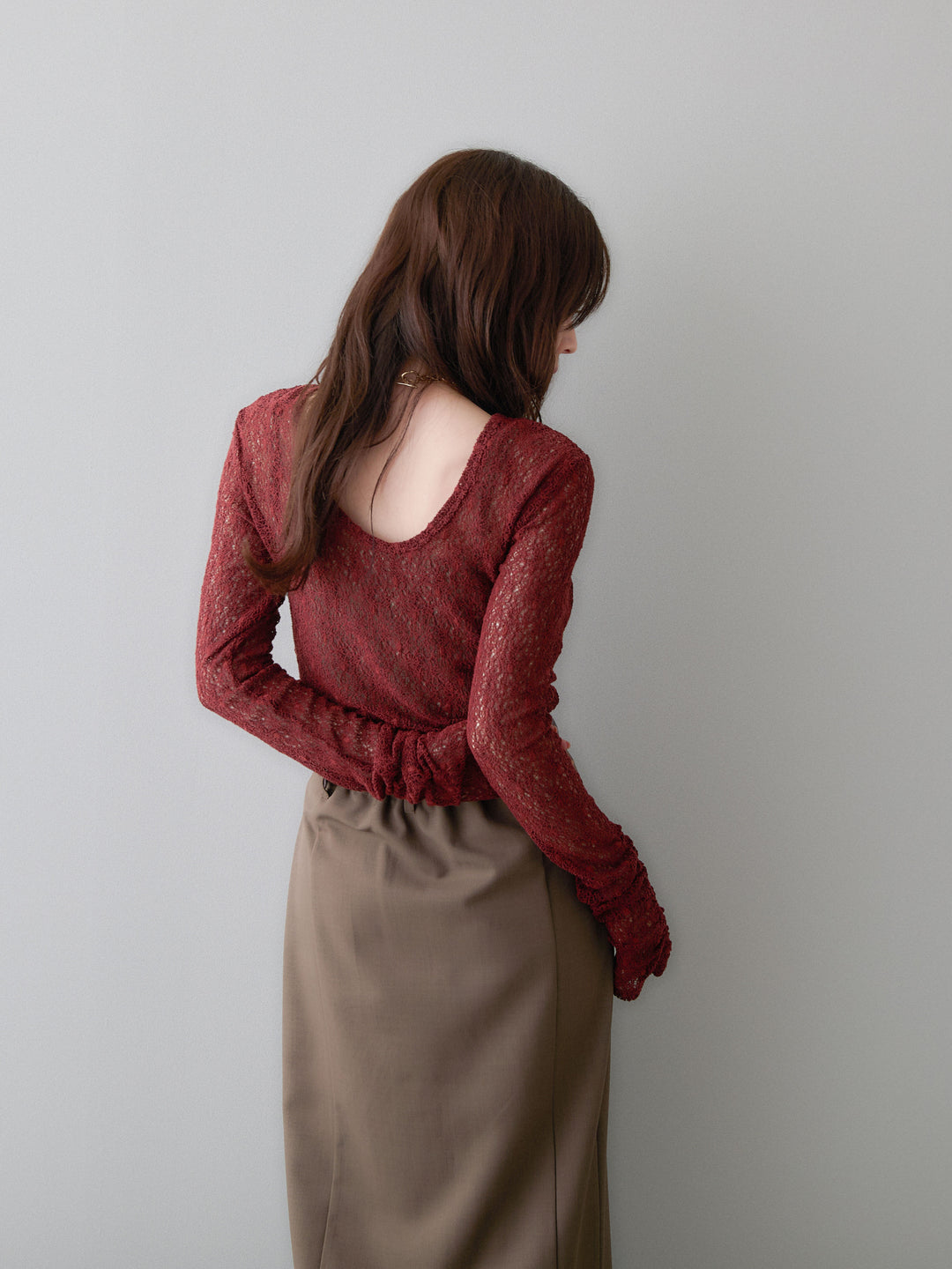 [SET]メッシュレースバックオープントップス+クレープデシンフラップ付きストレートスカート(2set)