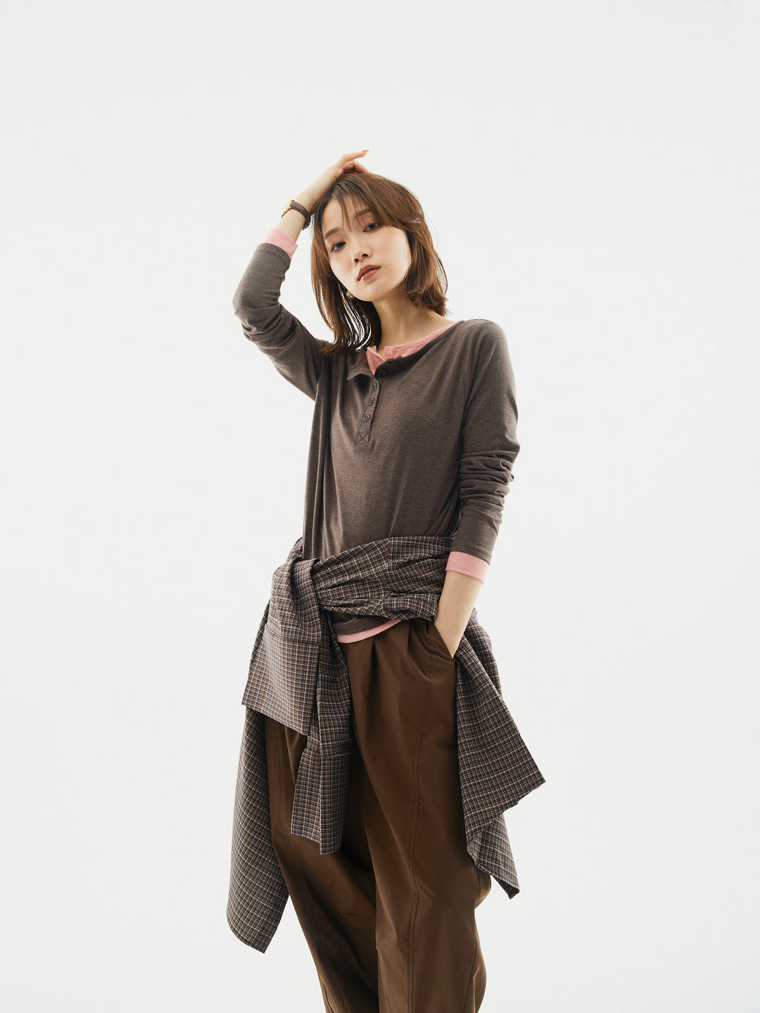 【Allure】[SET]配色レイヤードヘンリーネックトップス+タフタワイドカーブパンツ+チェックBIGカフスオーバーシャツ(3set)