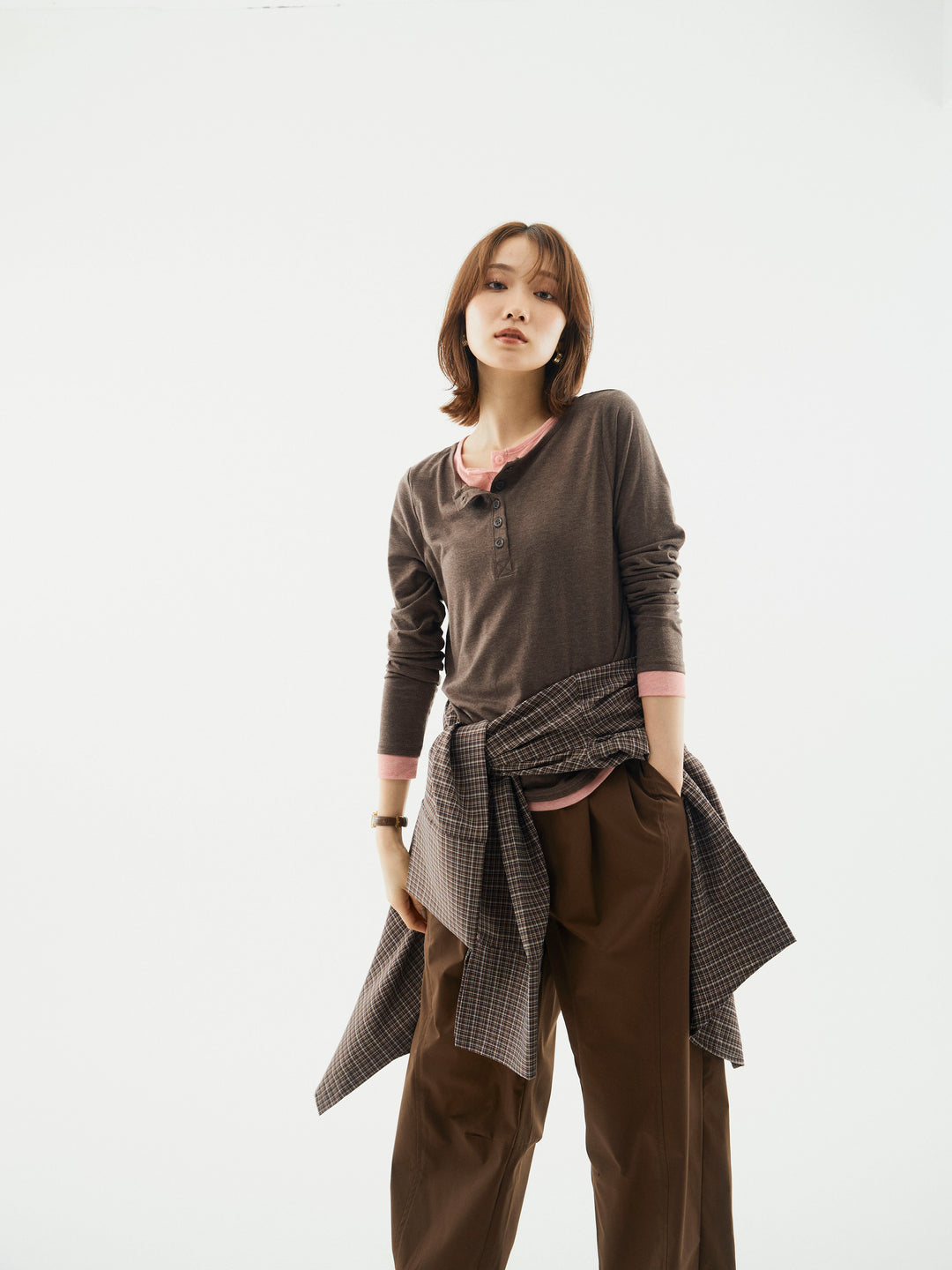 【Allure】[SET]配色レイヤードヘンリーネックトップス+タフタワイドカーブパンツ+チェックBIGカフスオーバーシャツ(3set)