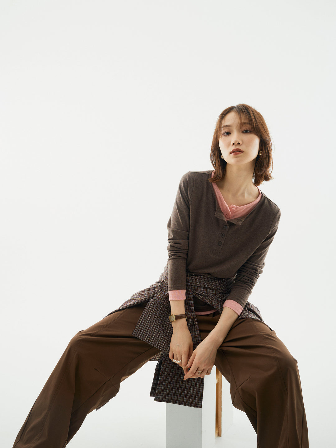 【Allure】[SET]配色レイヤードヘンリーネックトップス+タフタワイドカーブパンツ+チェックBIGカフスオーバーシャツ(3set)