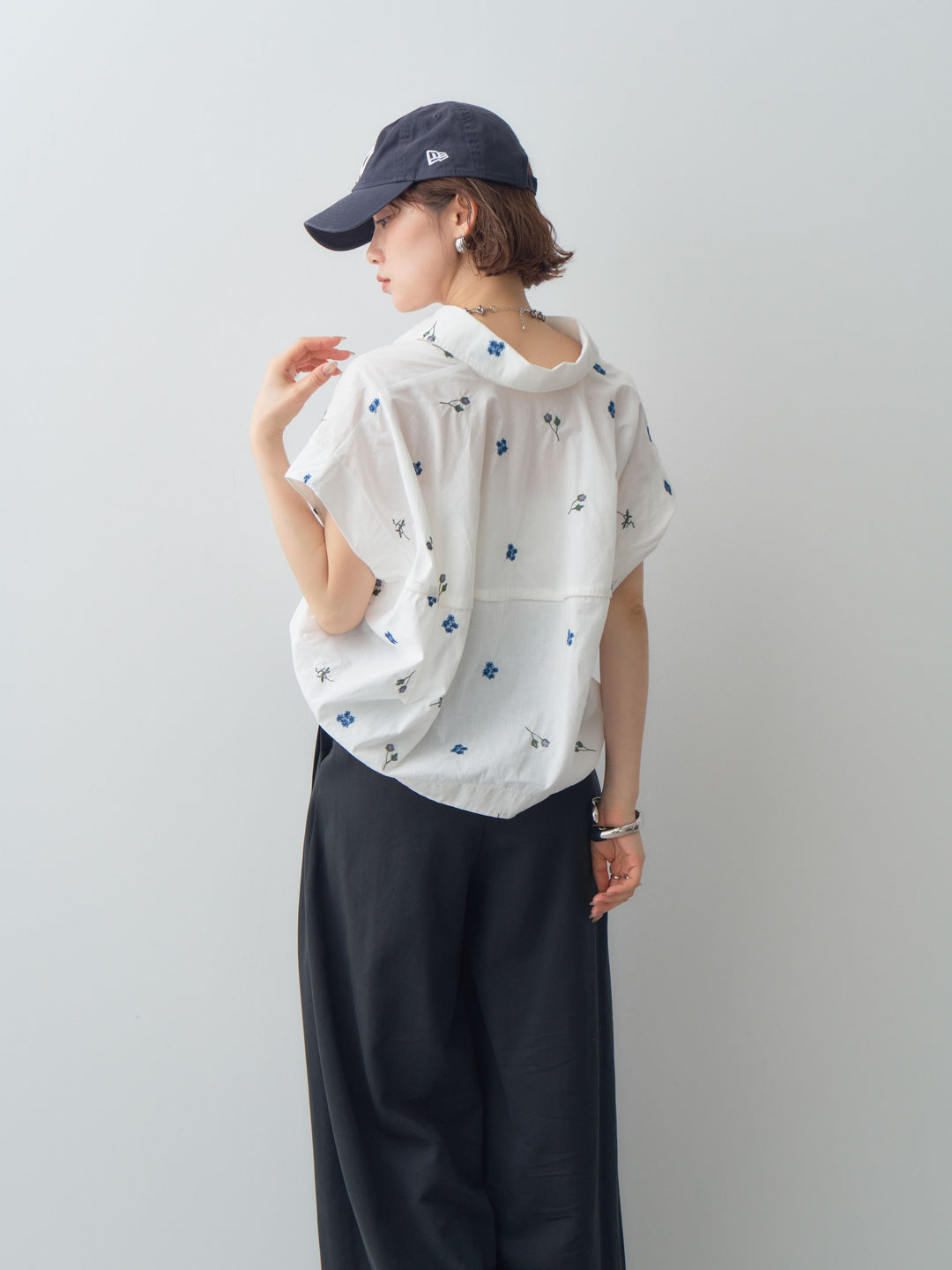 [SET]フラワー刺繍ランタンノースリシャツ+ベルト付デザインループワイドパンツ(2set)