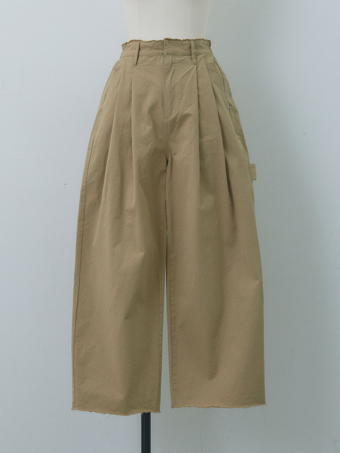 [予約]カットオフコットンツイルタックワイドパンツ/beige