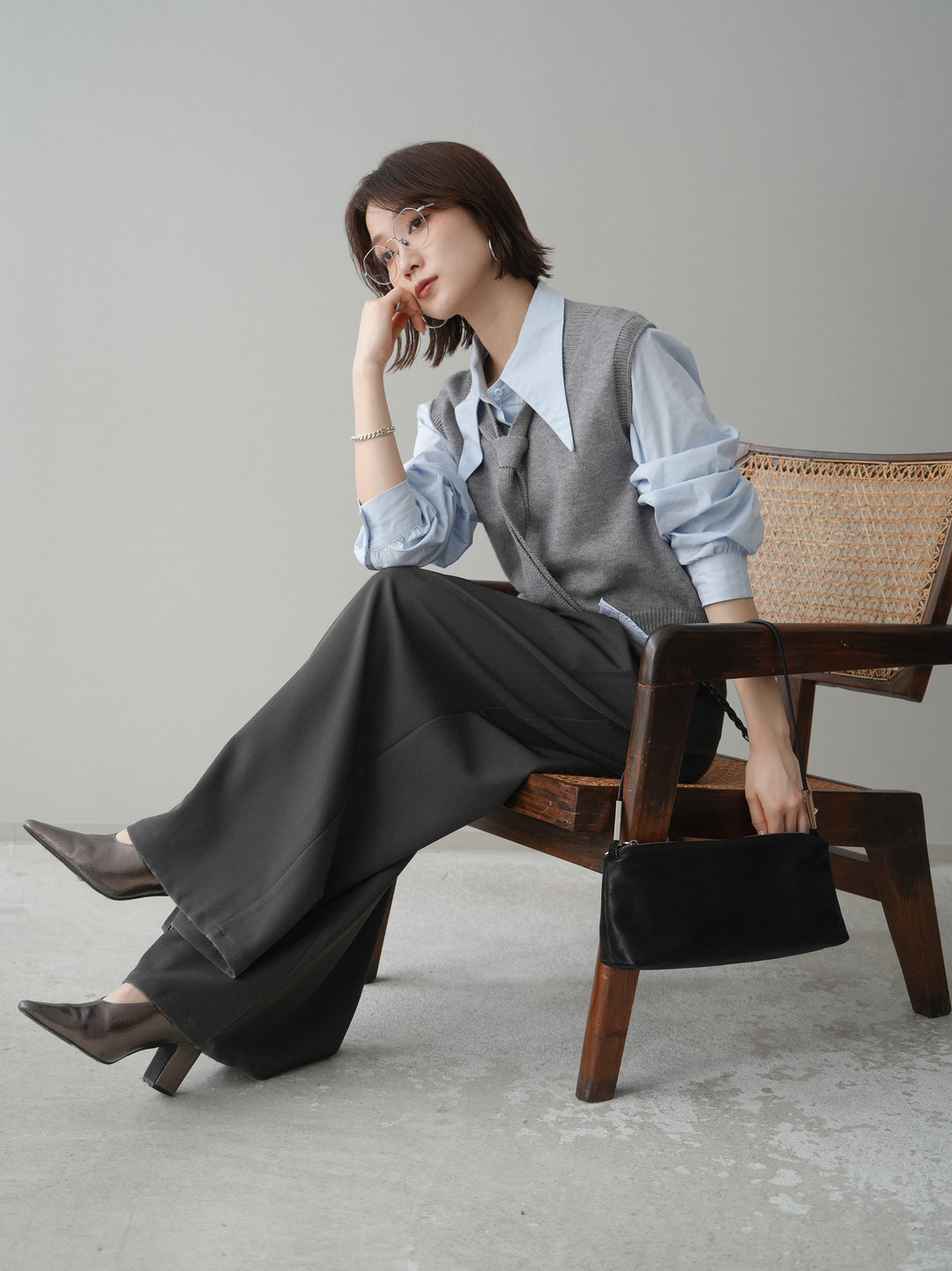 [SET]ボウタイ付ニットベストアンサンブルシャツ+編み込みベルト付タックワイドパンツ(2set)