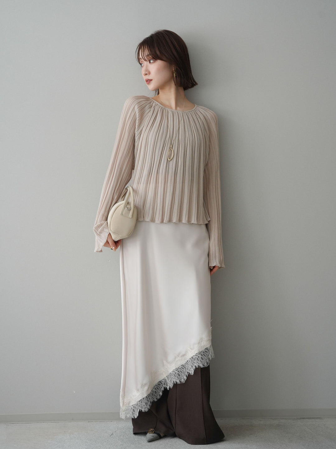 [予約]サテンライクアシメレーススカート/beige