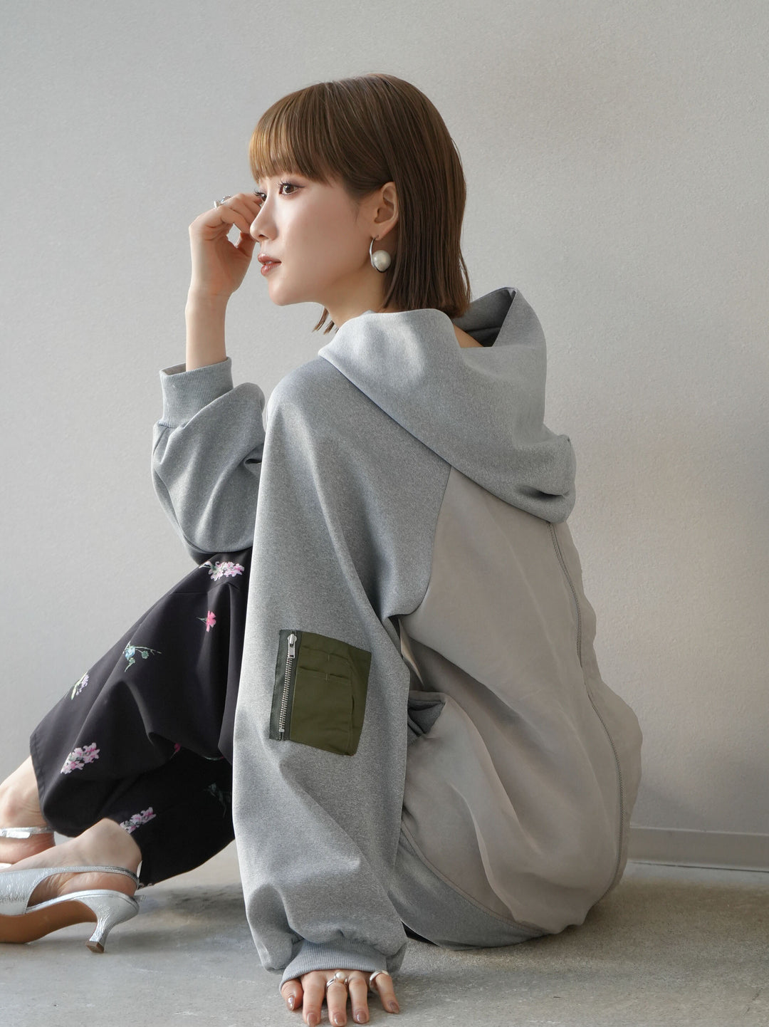 [SET]バックZIPライトポンチフーディー+フラワーアートプリントタックパンツ(2set)