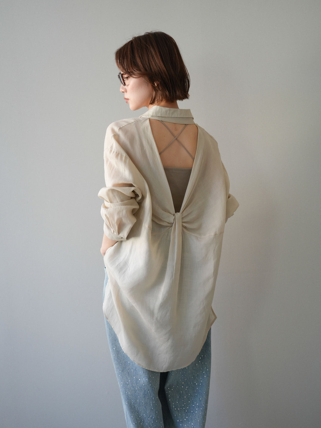 [予約]バックオープンツイストシャツ/beige