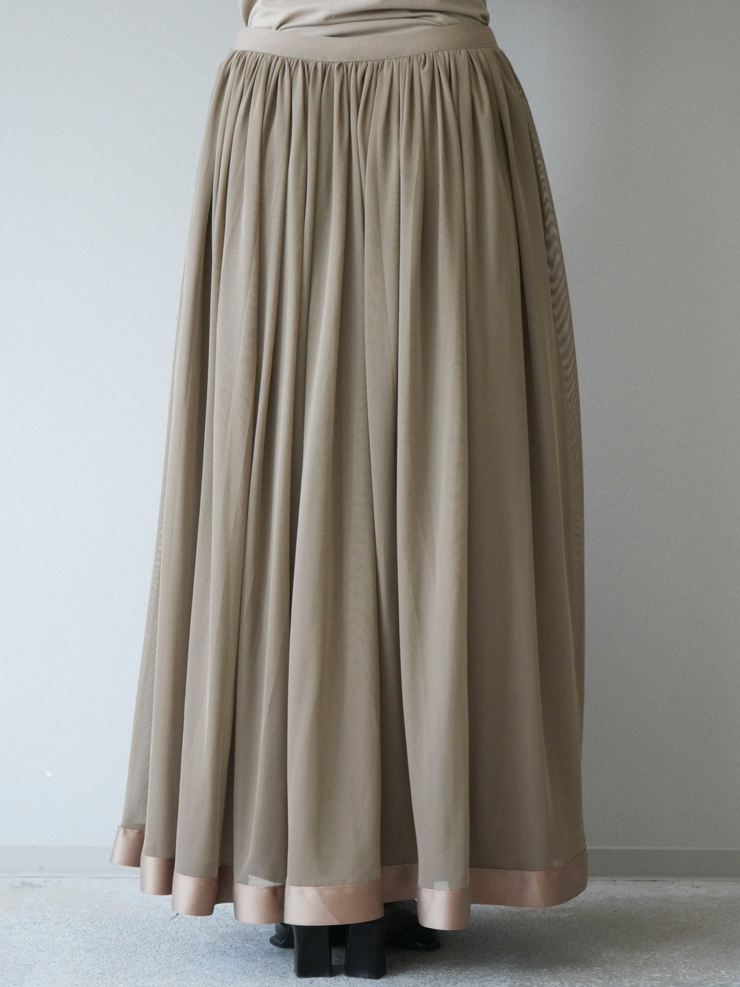 [予約]サテンヘムシアーフレアスカート/beige