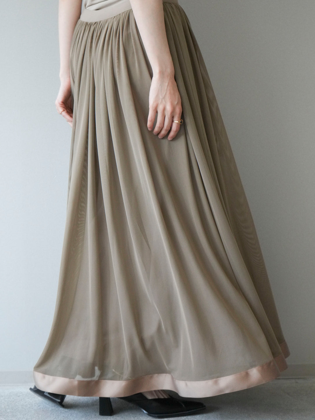 [予約]サテンヘムシアーフレアスカート/beige