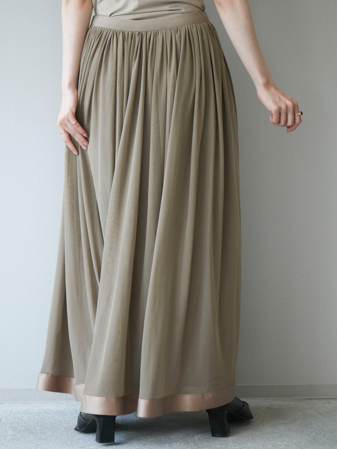[予約]サテンヘムシアーフレアスカート/beige