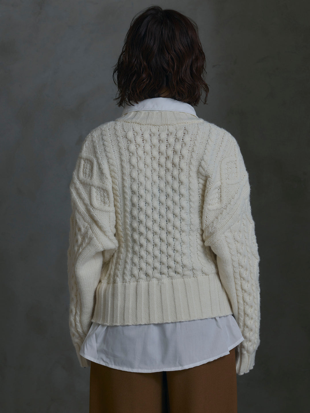[予約]シャツレイヤードケーブルニットプルオーバー/white