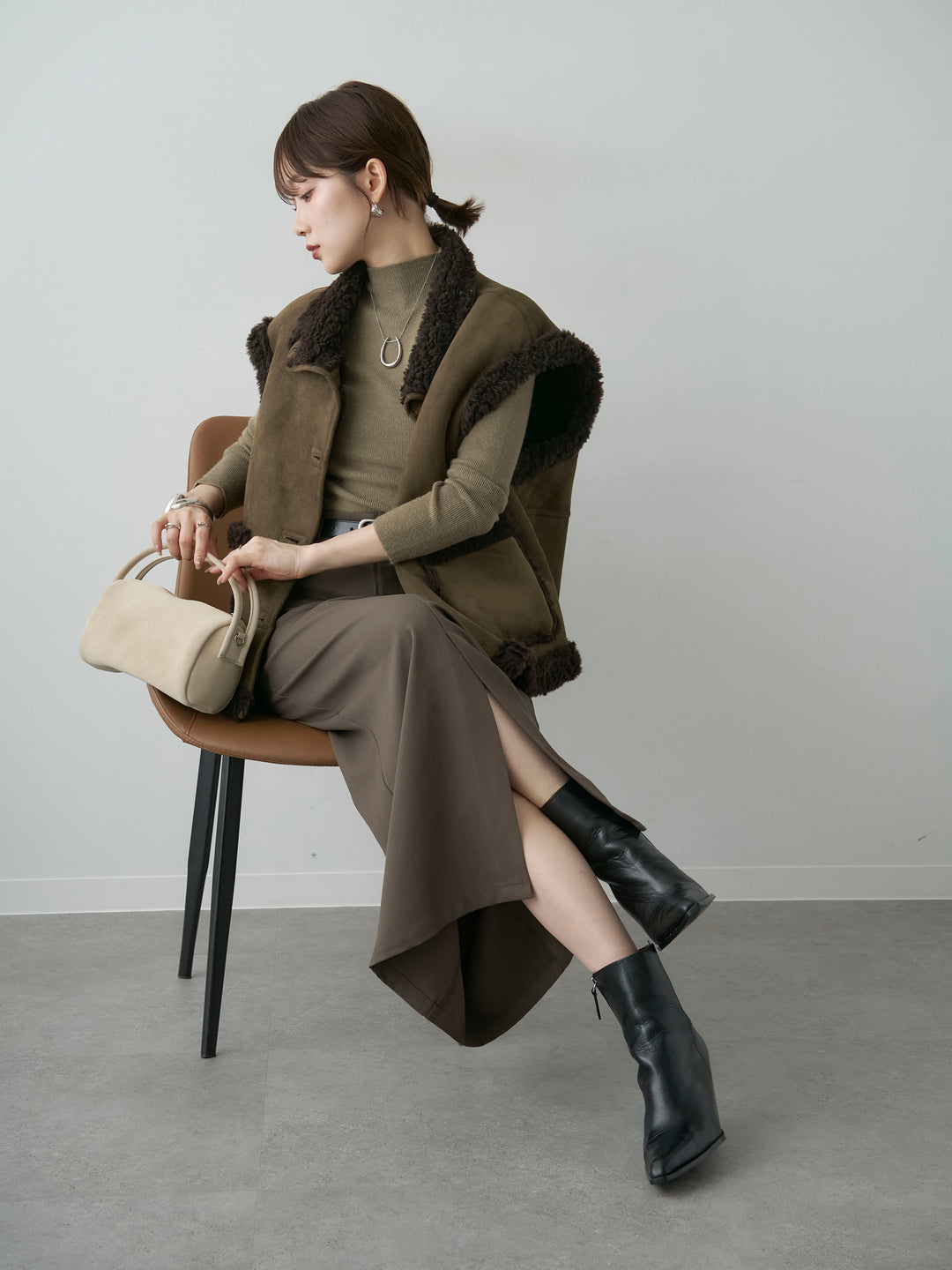 [予約]リバーシブルムートンライクオーバーベスト/khaki