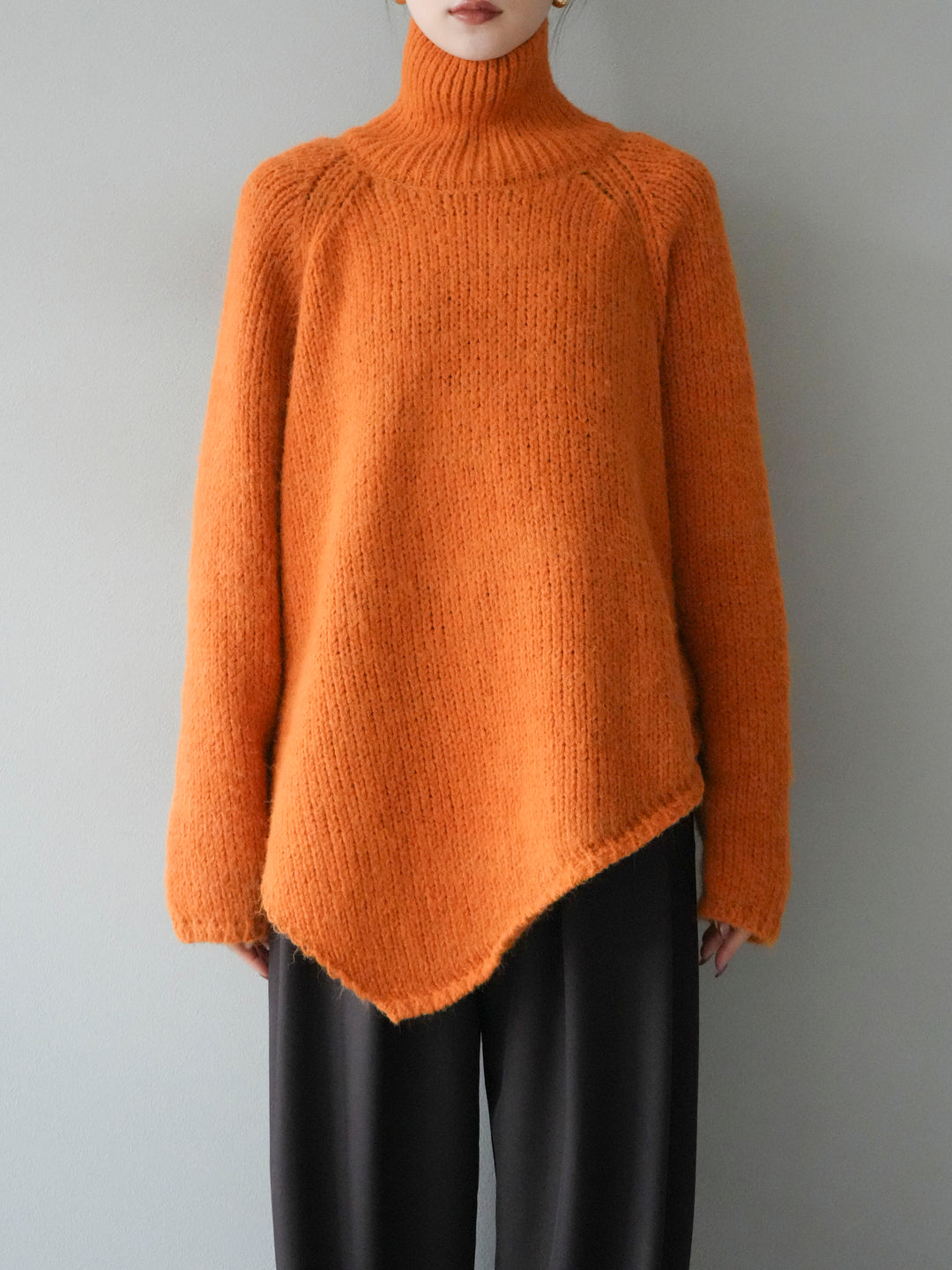 [予約]アシンメトリーハイネックニットプルオーバー/orange