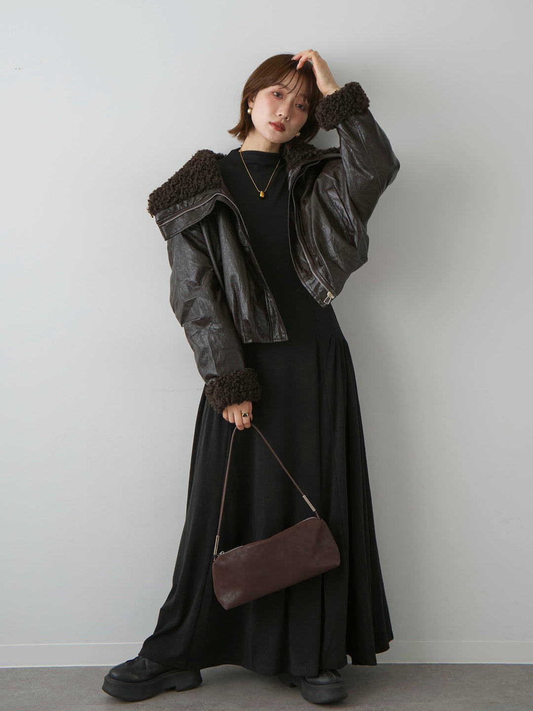 [予約]モックネックドレープニットソーワンピース/black