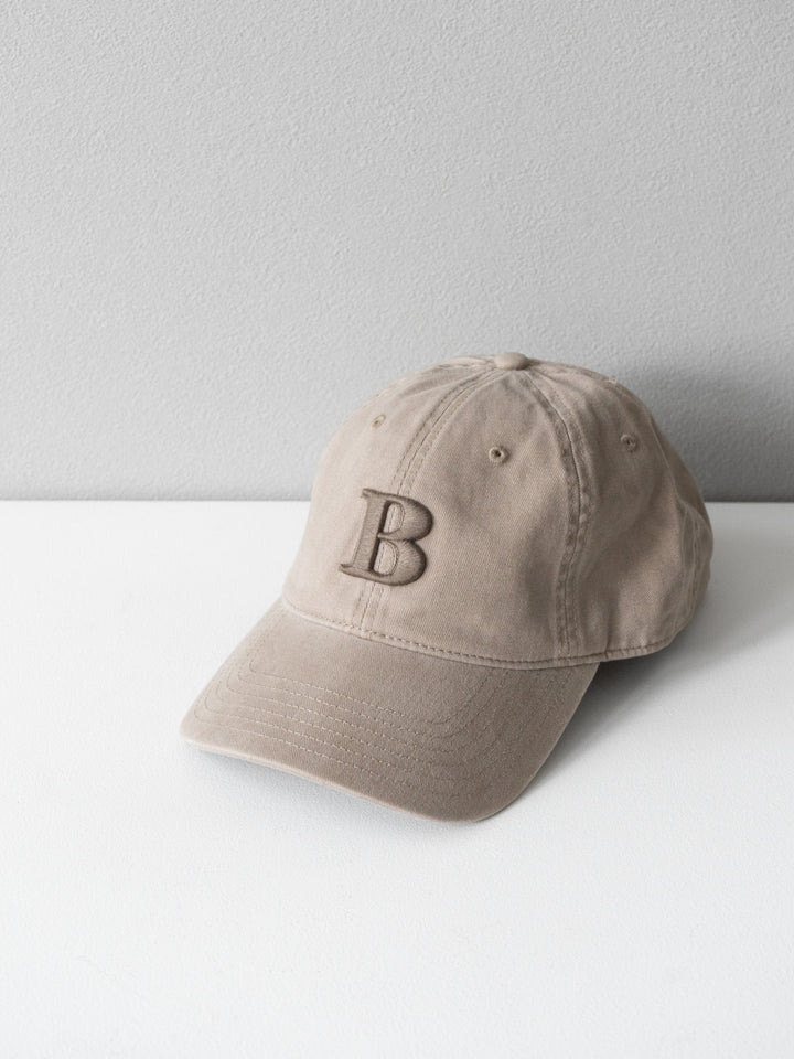 [予約]Bロゴ刺繍CAP/グレージュ
