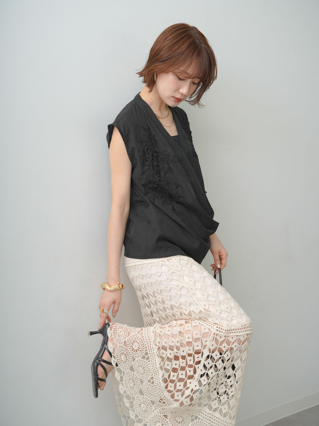 [予約]フロントレースノースリカシュクールブラウス/ black