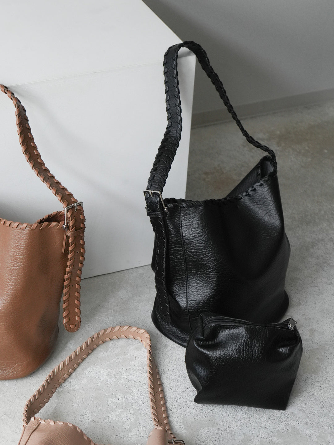 [予約]ステッチワンハンドル合皮トートBAG/black